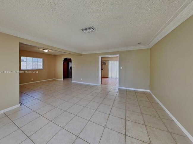 Building Photo - 208 NW 80th Ave