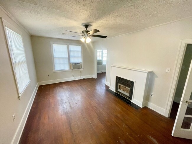 Photo - Charming 1-Bedroom Apartment in Belhaven H...