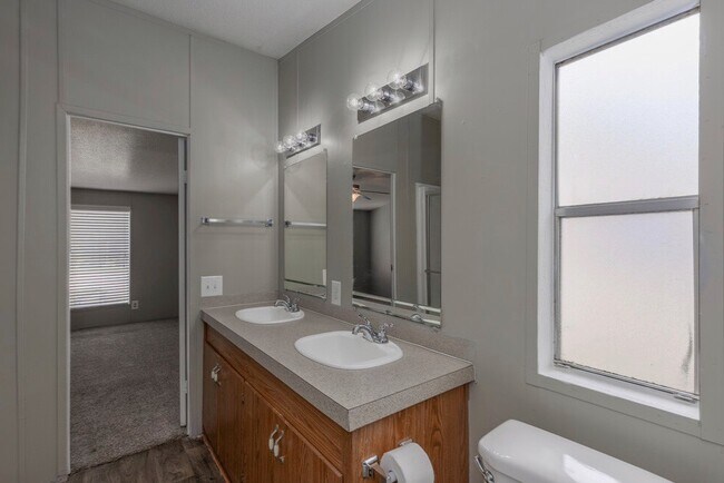 Foto del edificio - 30435 Valley Oaks Dr