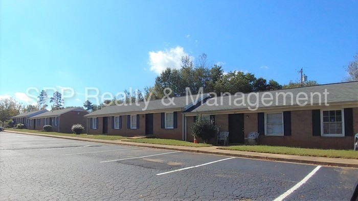 Foto principal - 1 Chesterfield Ct