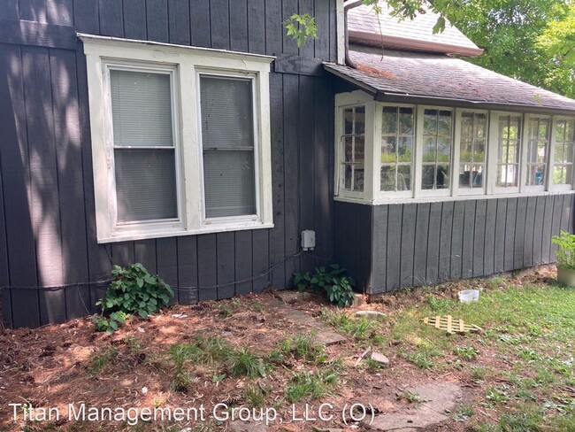 Building Photo - 3 br, 1 bath House - 1052 N John Street