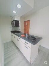 Building Photo - 60 Strawberry Hill Ave