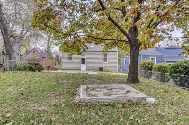 Building Photo - 5210 Rees St