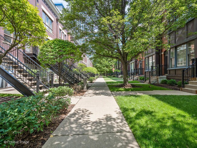 Foto del edificio - 1354 S Indiana Pkwy