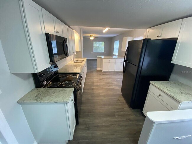 Foto del edificio - 2525 Imlay Ct S