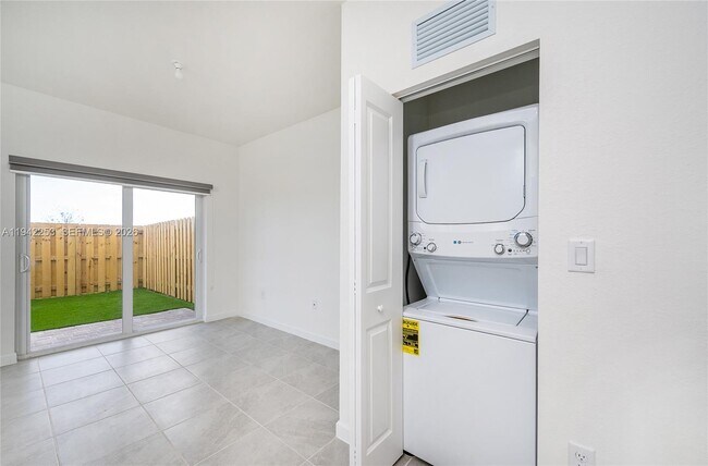 Foto del edificio - 2747 SE 26th Rd