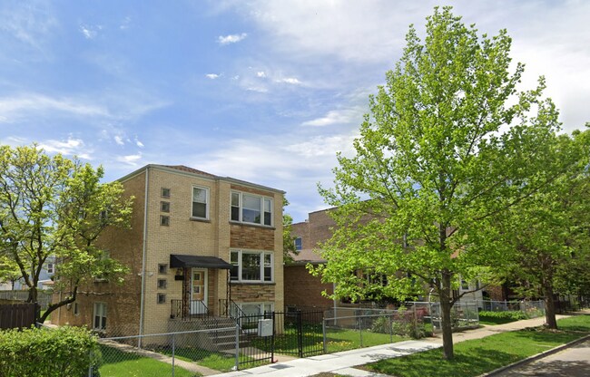 Building Photo - 5439 W Schubert Ave