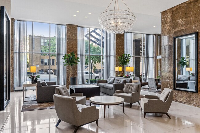 Foto del edificio - 655 W Irving Park Rd
