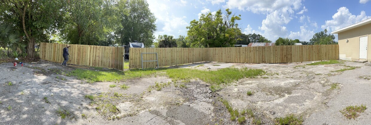 Building Photo - 1022 N Swindell Ave