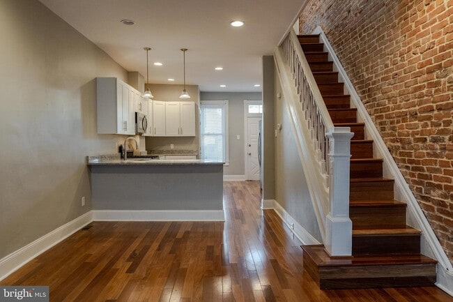 Building Photo - 23 N Potomac St