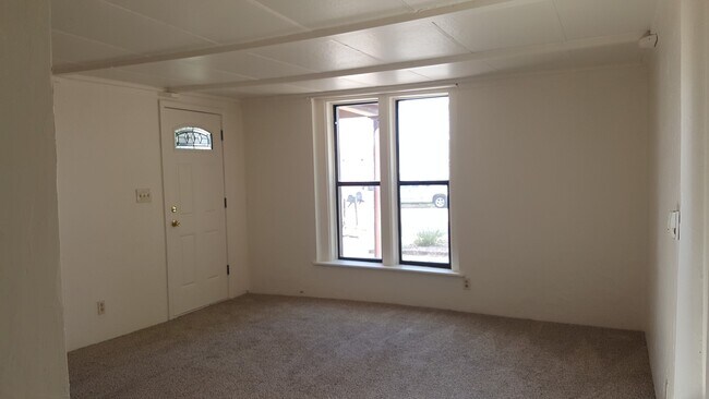 Foto del edificio - 311 Macon Ave