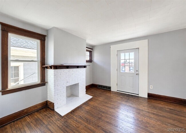 Building Photo - 9 Lovering Ave
