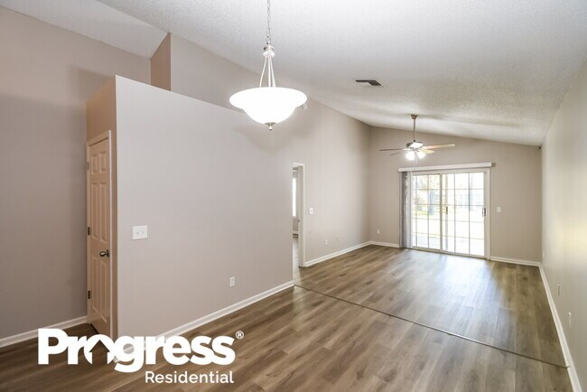 Building Photo - 12655 Ashmore Green Dr N