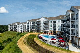 Building Photo - Monroe Pointe