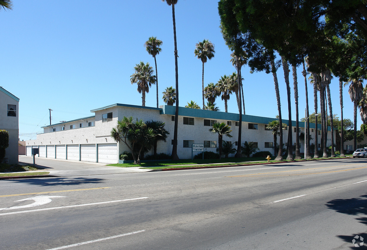 Building Photo - The Palms