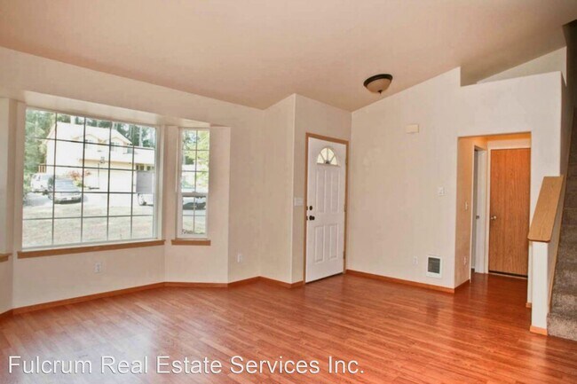 Building Photo - 3 br, 2.5 bath House - 7909 Incline Dr SE