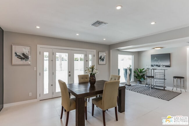 Building Photo - 505 E Molino Rd