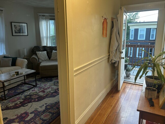 Building Photo - 23 Montfern Ave