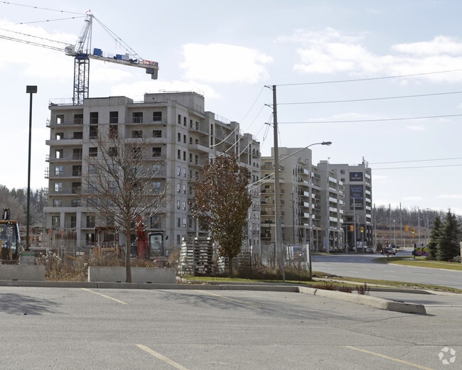 Building Photo - 1020 Paisley Rd