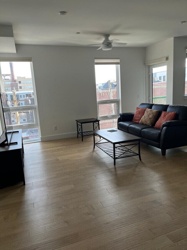 Living room - 1501 N 31st St
