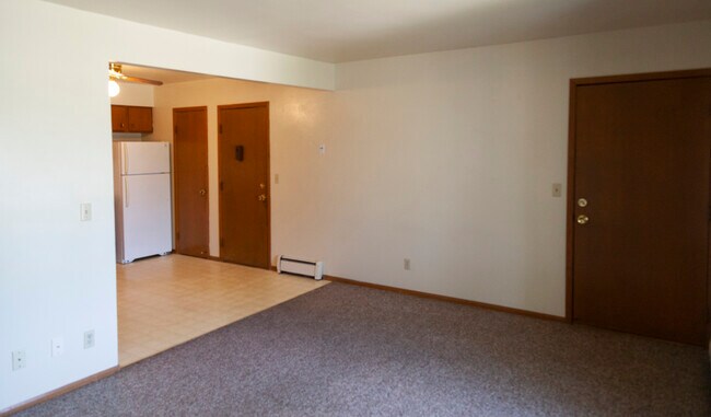 Building Photo - 1317 E Kilbourn Ave