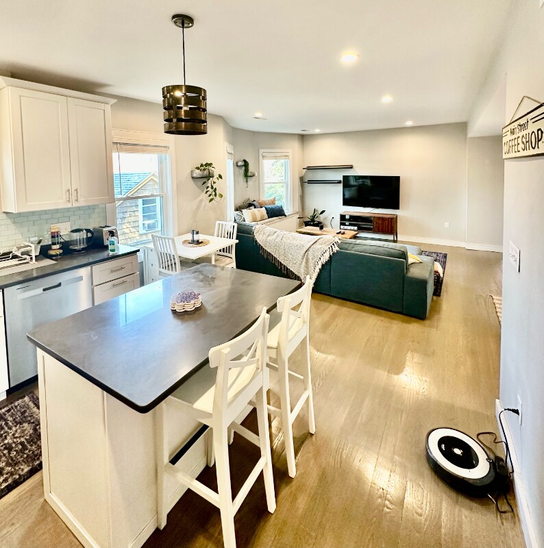 Foto principal - 19 Highland St