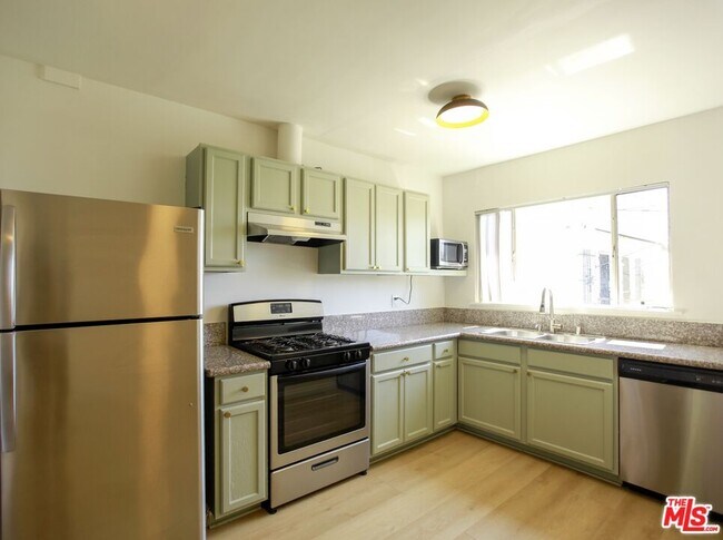 Foto del edificio - 1323 Ridgeley Dr