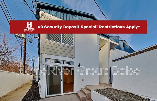 Foto del edificio - 2435 Cherry Ln
