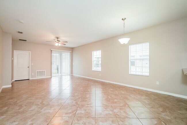 Foto del edificio - 3215 Blazing Star Ln