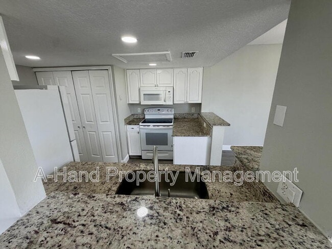 Photo - 1334 Washington Palm Loop Apartment