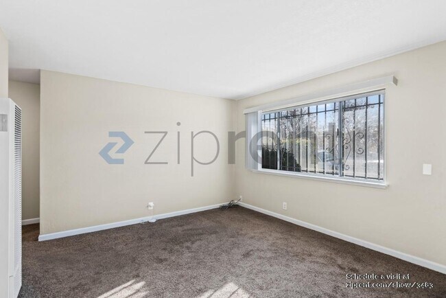 Foto del edificio - 1379 Harmon St