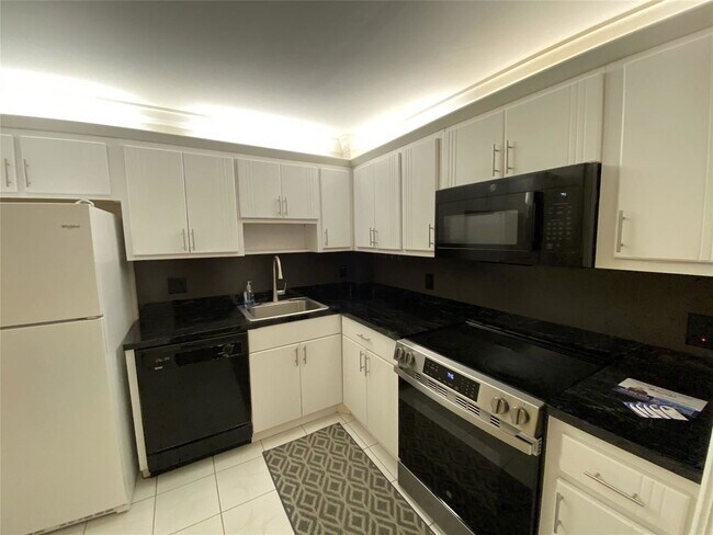 Foto del edificio - 605 Oaks Dr