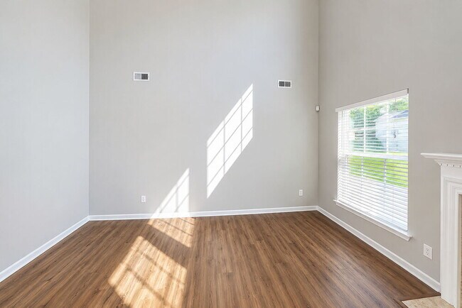 Foto del edificio - 7215 Hathaway Ct