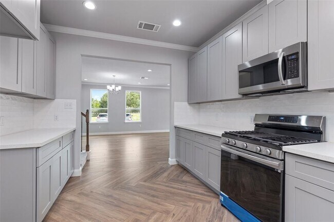 Foto del edificio - 7655 Ameswood Rd