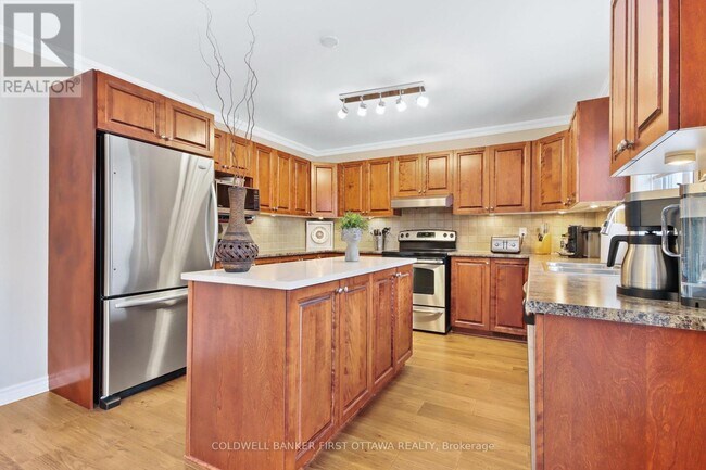 Building Photo - 328 Fairlakes Way