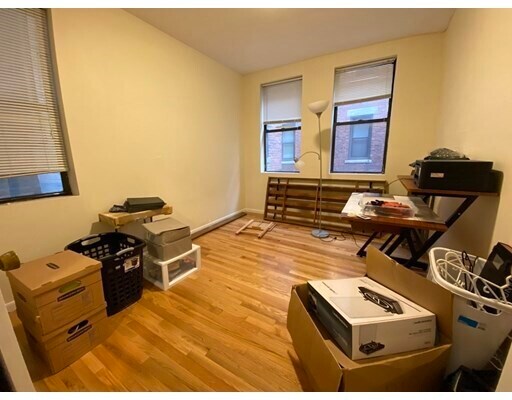 Foto del edificio - 54-56 Burbank St