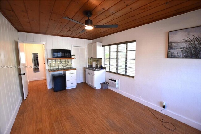 Foto del edificio - 801 SE 4th St
