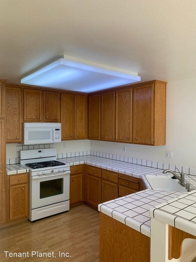 Building Photo - 3 br, 2.5 bath House - 150 Millwater Ct