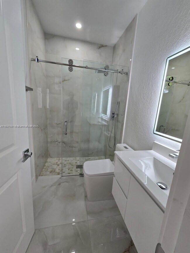 Foto del edificio - 1321 NW 6th
