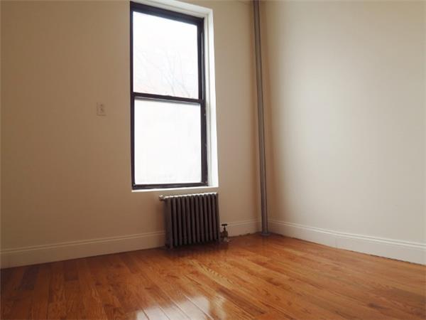 Building Photo - 160 E 107th St