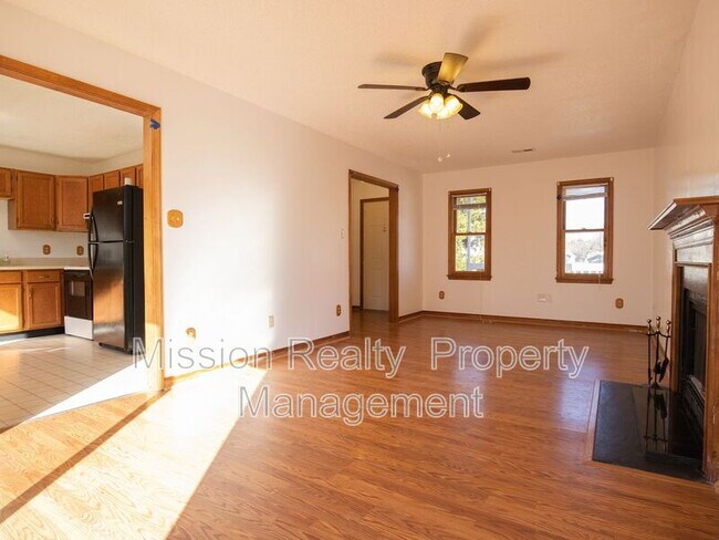 Foto del edificio - 7412 Pineleaf Dr