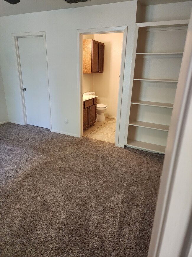 Building Photo - 1141 Woodlands Park Dr