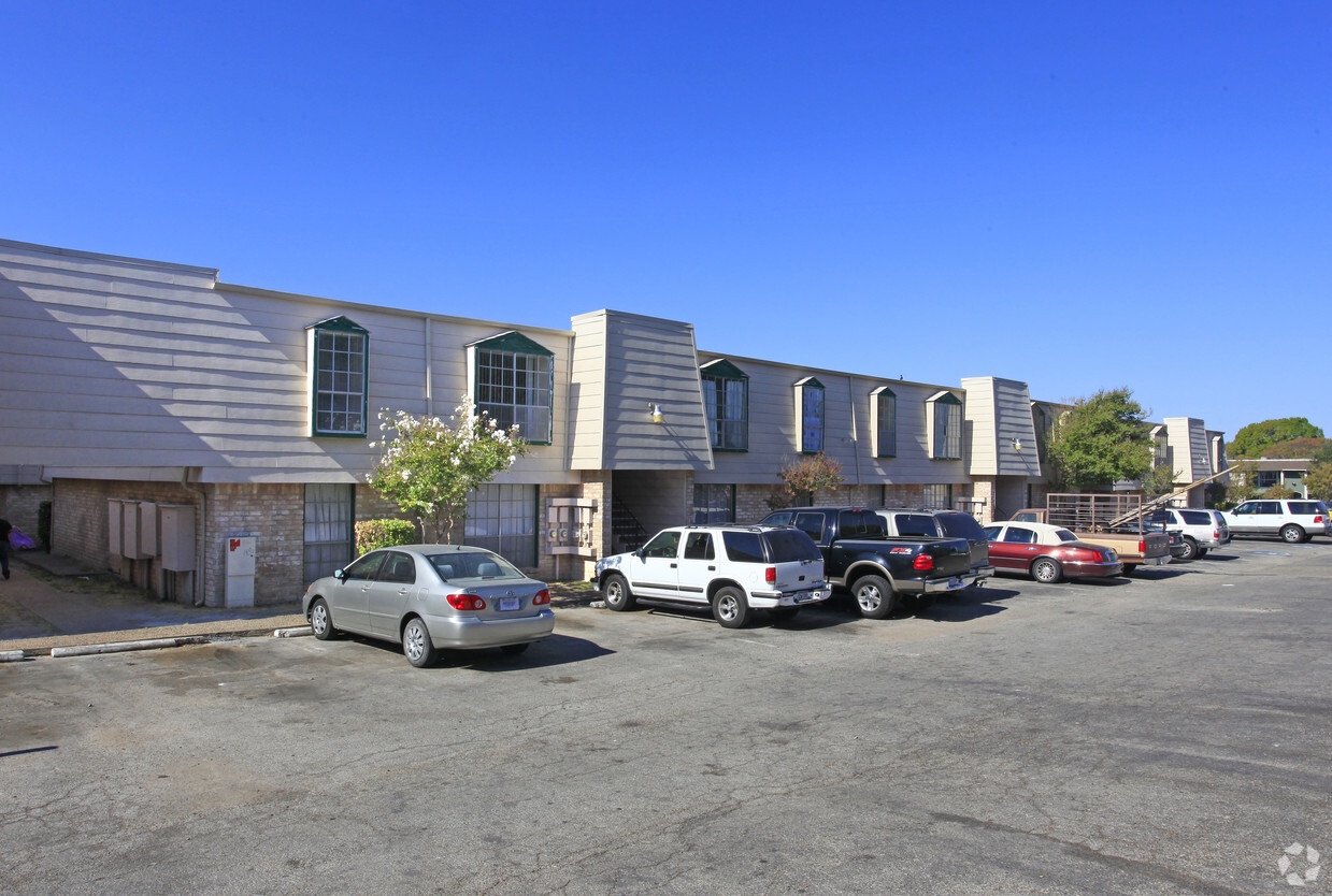 Primary Photo - Ascent at Northgate