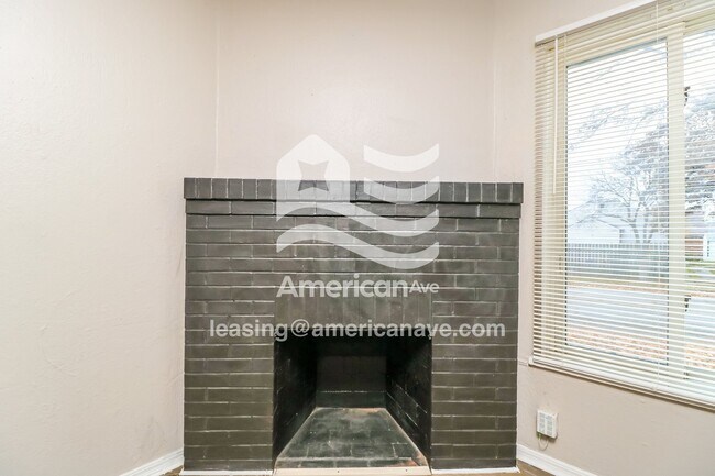 Building Photo - 6575 Julian Ave