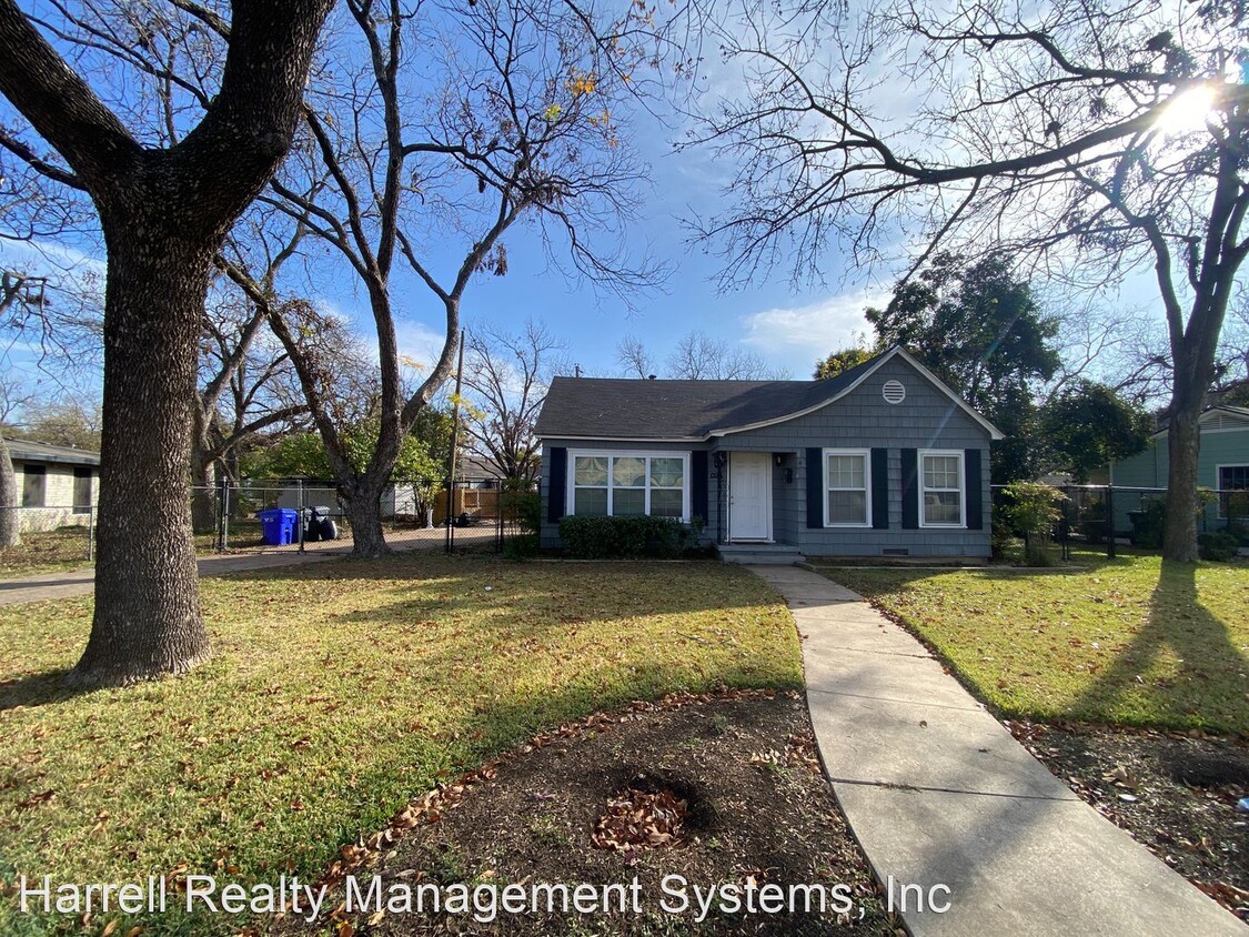 2 Br 1 Bath House 1325 N 34th Street House For Rent In Waco Tx Apartments Com
