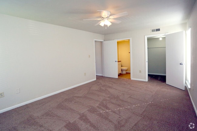 Interior Photo - Bent Creek II