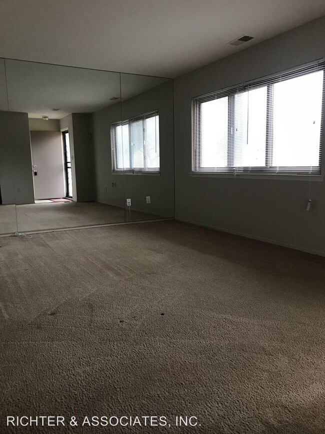 Building Photo - 2 br, 1.5 bath House - 23568 LAHSER