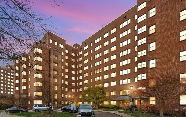 Foto del edificio - 3601 Greenway