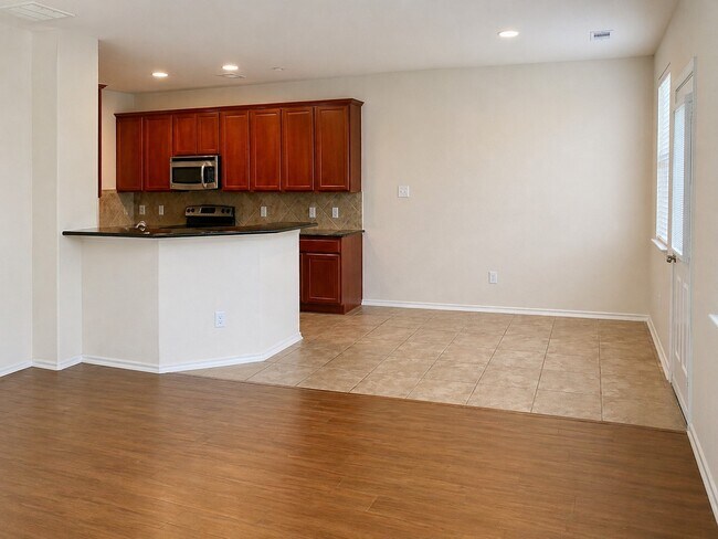 Foto del edificio - 6407 Densberry Ln