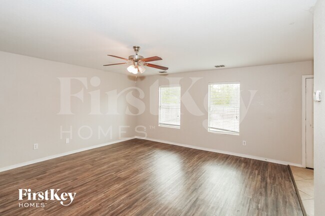 Building Photo - 4545 Waterford Dr